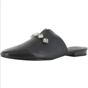 Logo by Lori Goldstein Mules